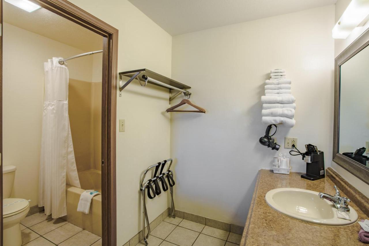 Shady Acre Inn And Suites Branson West Exteriör bild
