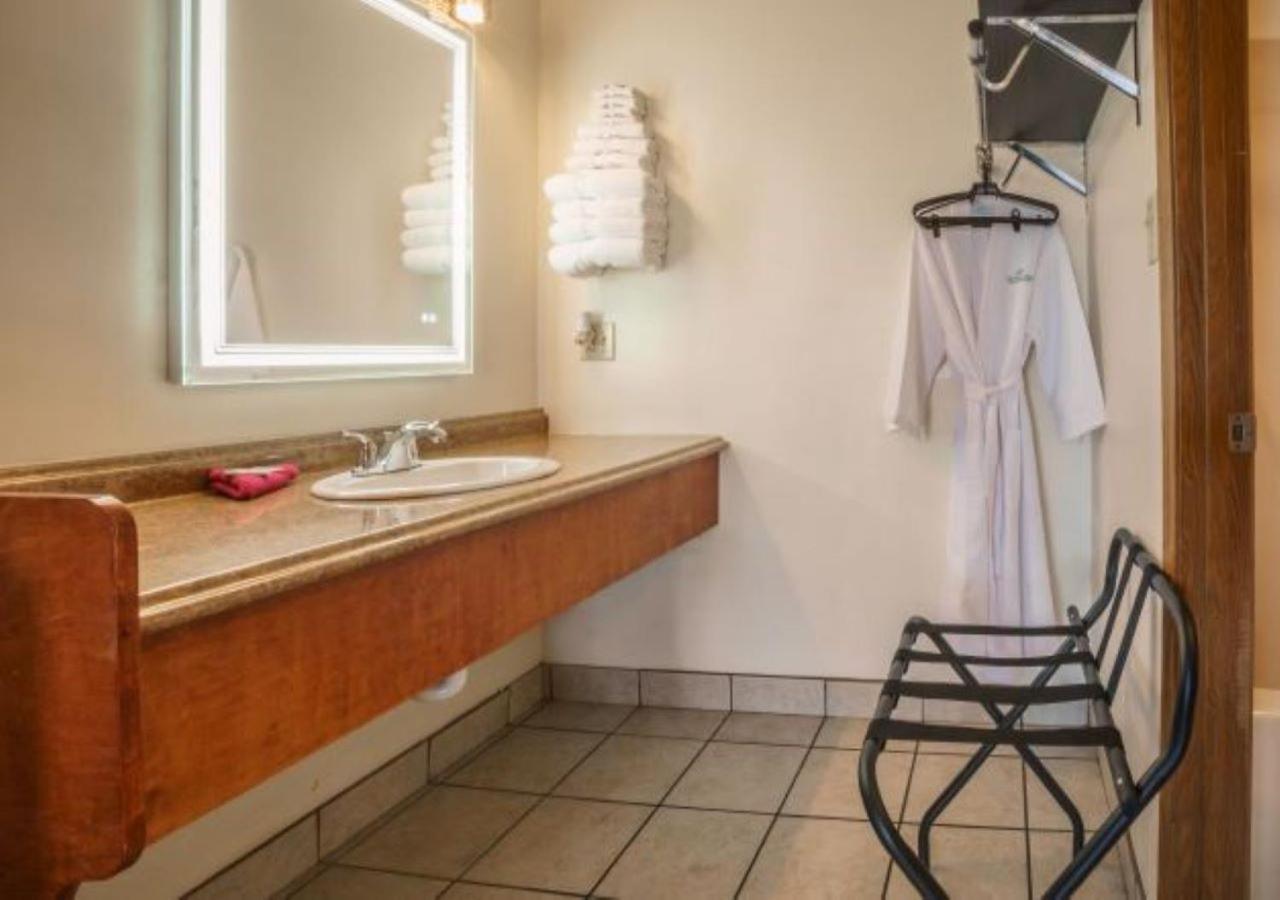 Shady Acre Inn And Suites Branson West Exteriör bild