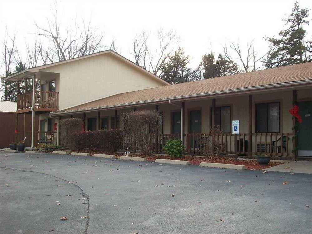 Shady Acre Inn And Suites Branson West Exteriör bild