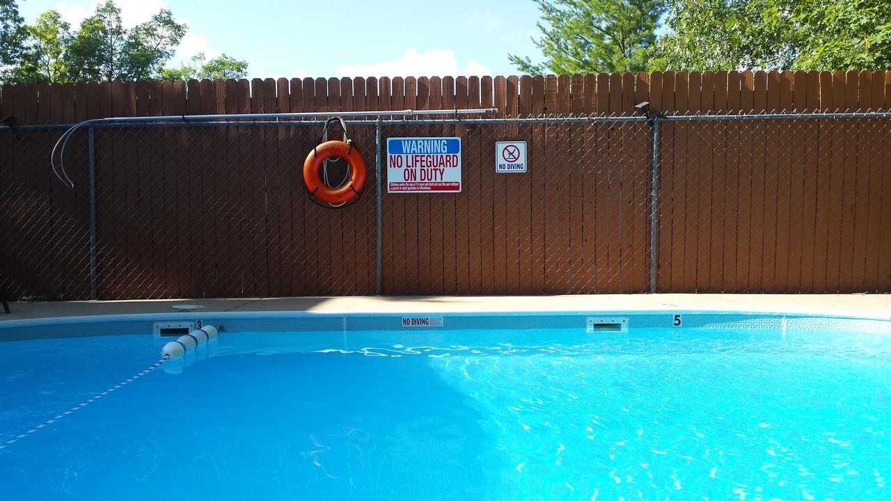 Shady Acre Inn And Suites Branson West Exteriör bild