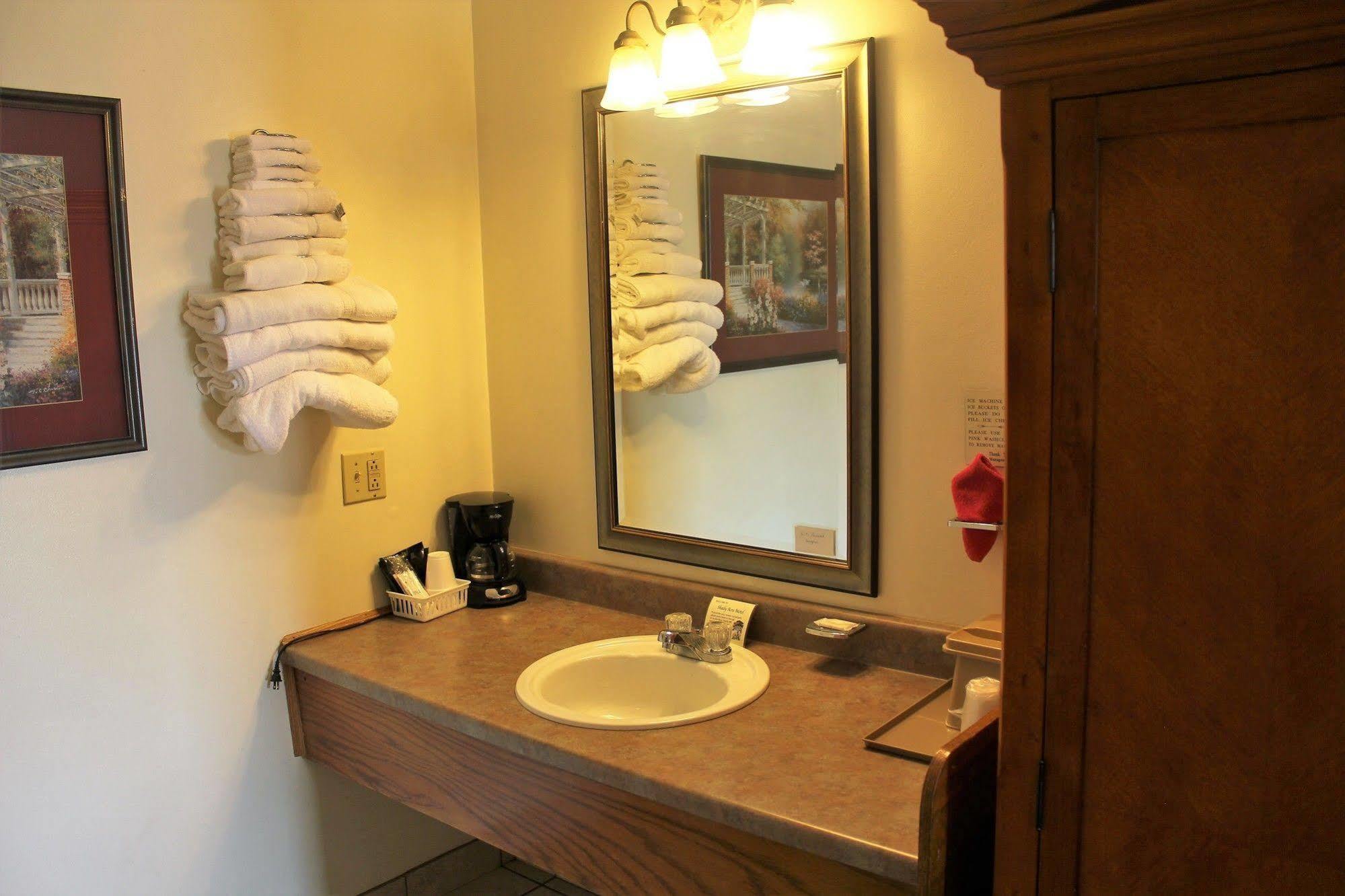 Shady Acre Inn And Suites Branson West Exteriör bild
