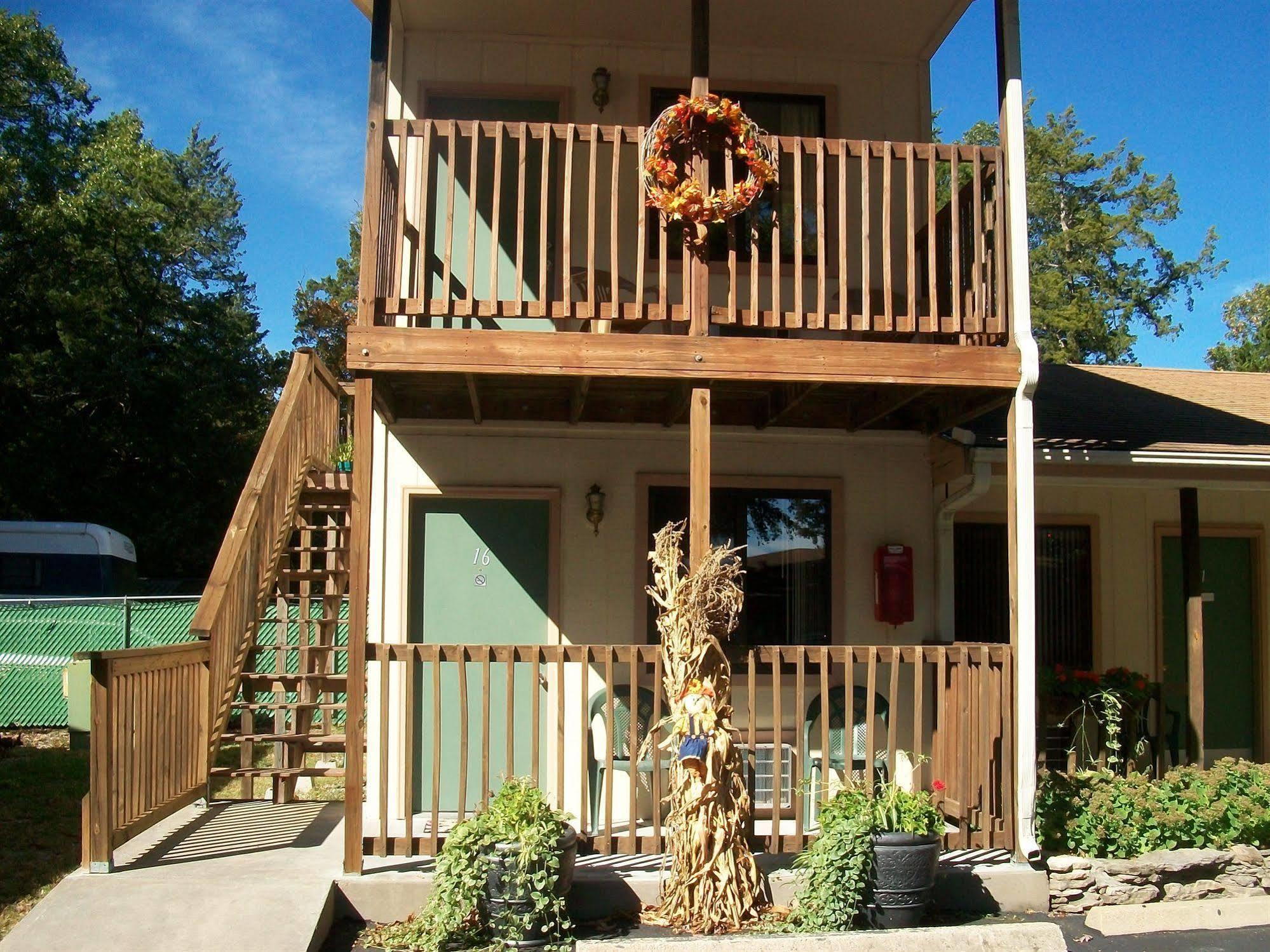 Shady Acre Inn And Suites Branson West Exteriör bild
