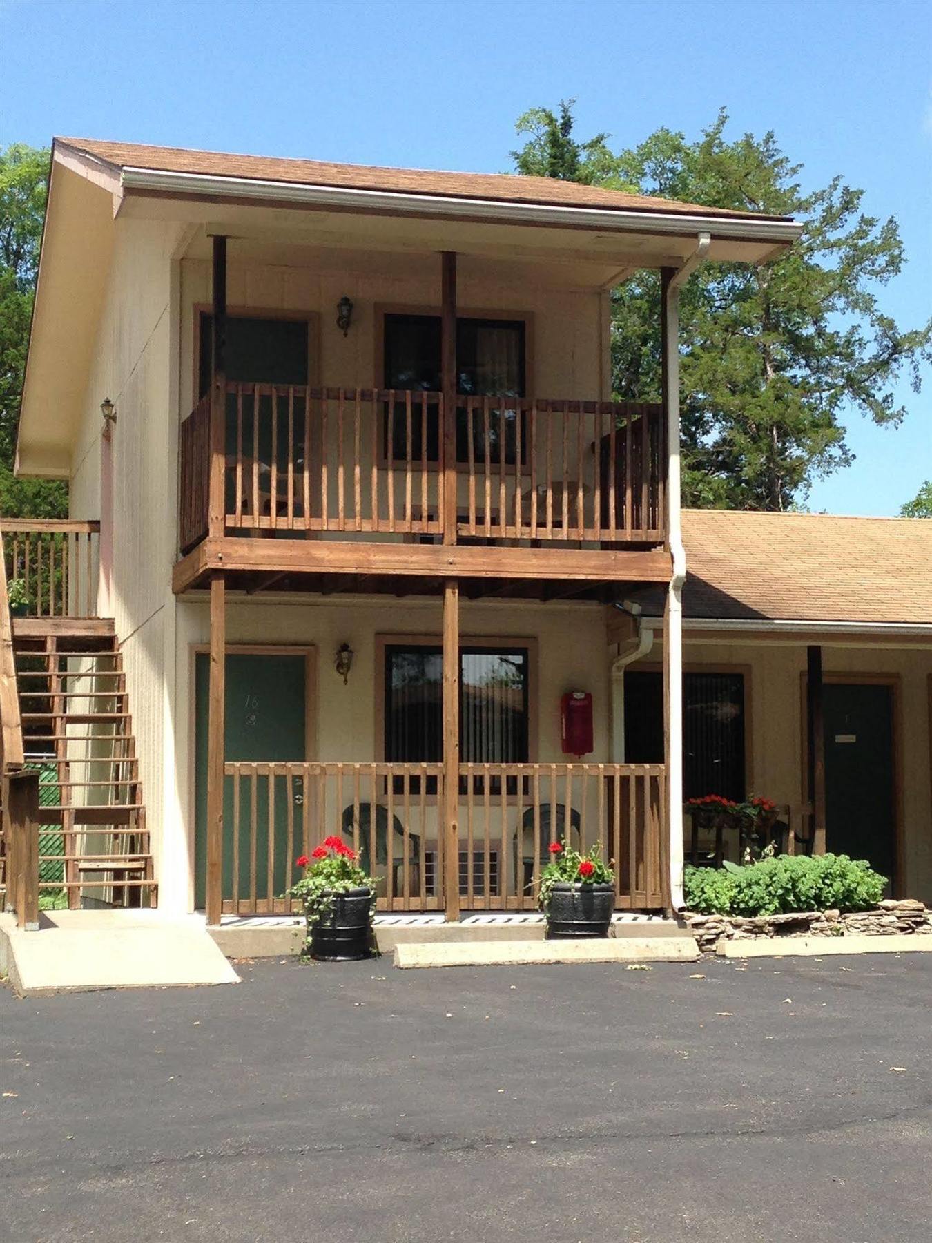 Shady Acre Inn And Suites Branson West Exteriör bild